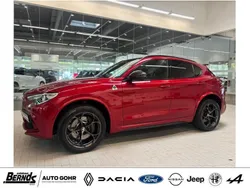 Rosso etna Gebraucht 2022 Alfa Romeo Stelvio Quadrifoglio SUV | 57.660 € (Fairer Preis)