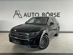 Grenadillschwarz metallic Gebraucht 2023 VW Touareg Elegance SUV | 60.990 € (Superpreis)