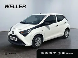 Weiß Gebraucht 2021 Toyota Aygo Business Edition Kleinwagen | 11.490 € (Fairer Preis)