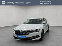 Moonweiß perleffekt Gebraucht 2023 Skoda Superb Style Kombi | 34.890 € (Fairer Preis)