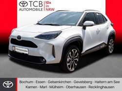 Weiß Neu 2025 Toyota Yaris Hybrid Limousine | 30.389 € (Teuer)