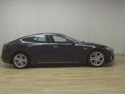 Schwarz Gebraucht 2017 Tesla Model S Kleinwagen | 23.880 €