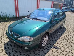 Grün Gebraucht 2001 Renault Mégane Expression Limousine | 1.190 € (Teuer)