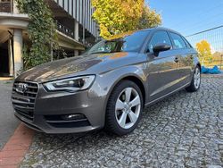 Grau Gebraucht 2015 Audi A3 Sportback Kleinwagen | 14.400 € (Fairer Preis)