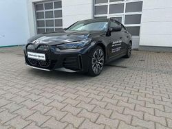Black sapphire metallic Gebraucht 2023 BMW i4 Shadowline Limousine | 61.999 €