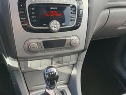 Silber Gebraucht 2010 Ford Focus Limousine | 1.890 € (Guter Preis)