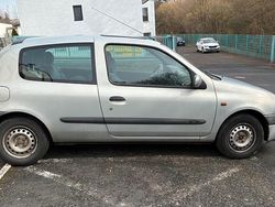 Grau Gebraucht 1998 Renault Clio II Kleinwagen | 1.100 € (Fairer Preis)