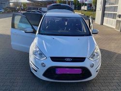 Weiß Gebraucht 2012 Ford S-MAX Titanium Van / Kleinbus | 5.900 € (Fairer Preis)