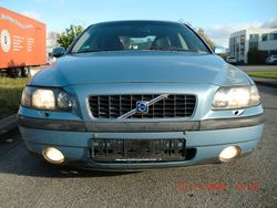 Blau Gebraucht 2004 Volvo S60 Limousine | 900 €