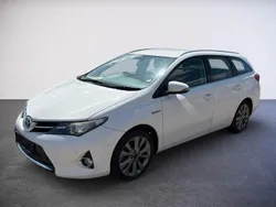 Weiß Gebraucht 2013 Toyota Auris Touring Sports Life Kombi | 5.900 € (Fairer Preis)