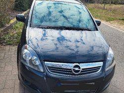 Schwarz Gebraucht 2014 Opel Zafira Family Van / Kleinbus | 4.400 € (Guter Preis)