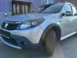 Silber Gebraucht 2010 Dacia Sandero Stepway Limousine | 2.450 € (Guter Preis)