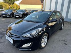Schwarz Gebraucht 2015 Hyundai i30 Edition Limousine | 8.998 € (Fairer Preis)