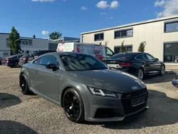 Grau Gebraucht 2016 Audi TT S-Line Coupé | 30.900 €
