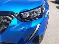 Blau metallic Gebraucht 2023 Peugeot 2008 Allure SUV | 20.650 € (Etwas zu teuer)