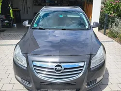 Grau Gebraucht 2011 Opel Insignia Kombi | 1.600 €