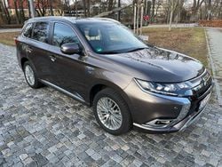 Braun Gebraucht 2020 Mitsubishi Outlander P-HEV Plus SUV | 19.500 € (Fairer Preis)