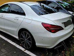 Weiß Gebraucht 2017 Mercedes CLA180 Urban Limousine | 18.500 € (Fairer Preis)