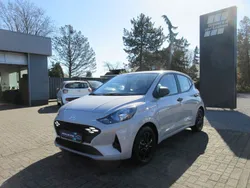 Grau Gebraucht 2023 Hyundai i10 Select Kleinwagen | 17.100 € (Etwas zu teuer)
