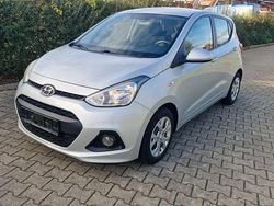 Silber Gebraucht 2015 Hyundai i10 Kleinwagen | 6.500 € (Guter Preis)