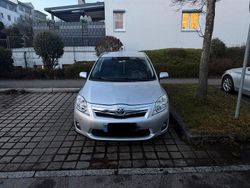 Silber Gebraucht 2010 Toyota Auris Limousine | 6.800 €