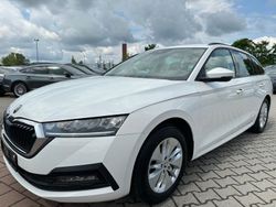 Weiß Gebraucht 2021 Skoda Octavia Limousine | 14.890 € (Fairer Preis)