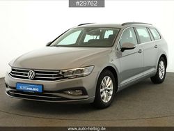 Grau Gebraucht 2023 VW Passat Business Kombi | 27.490 € (Guter Preis)