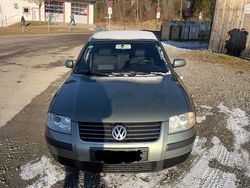 Grün Gebraucht 2003 VW Passat Basis Limousine | 2.500 € (Fairer Preis)