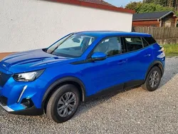 Blau Gebraucht 2021 Peugeot e-2008 Active SUV | 14.450 € (Superpreis)