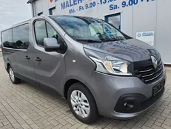 Grau Gebraucht 2017 Renault Trafic Van | 23.999 €