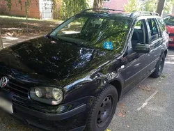 Schwarz Gebraucht 2004 VW Golf IV Kombi | 2.300 € (Fairer Preis)