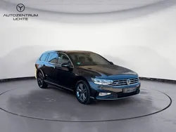 Grau Gebraucht 2022 VW Passat R-line Kombi | 21.599 € (Teuer)