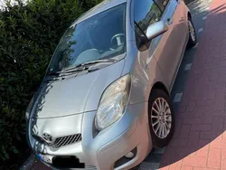 Silber Gebraucht 2009 Toyota Yaris Kleinwagen | 4.700 € (Etwas zu teuer)