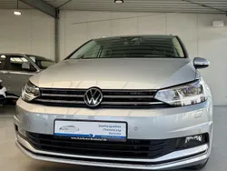 Oyster silver Gebraucht 2024 VW Touran Highline Van / Kleinbus | 36.970 € (Fairer Preis)