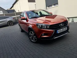 Orange Gebraucht 2020 Lada Vesta Limousine | 10.500 €