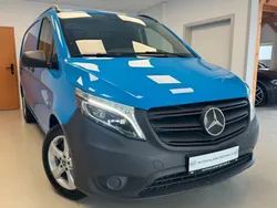 Blau Gebraucht 2022 Mercedes Vito Van / Kleinbus | 27.970 €