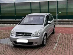 Silber Gebraucht 2005 Opel Meriva Van / Kleinbus | 4.000 € (Fairer Preis)