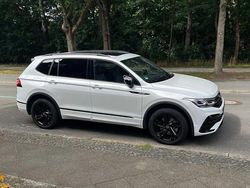 Weiß Gebraucht 2023 VW Tiguan Allspace R-line SUV | 47.500 €