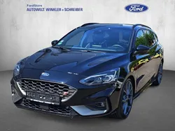 Obsidianschwarz metallic Gebraucht 2020 Ford Focus ST Kombi | 23.990 € (Fairer Preis)