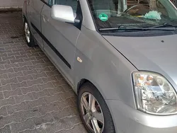 Silber Gebraucht 2006 Kia Picanto 2 Kleinwagen | 2.000 € (Fairer Preis)