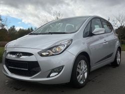 Silber Gebraucht 2015 Hyundai ix20 Style Kleinwagen | 10.790 € (Fairer Preis)