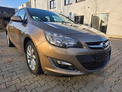 Braun Gebraucht 2013 Opel Astra Limousine | 7.999 € (Etwas zu teuer)