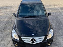 Schwarz Gebraucht 2010 Mercedes 200 Kleinwagen | 2.890 €