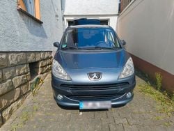 Grau Gebraucht 2006 Peugeot 1007 Kleinwagen | 950 € (Fairer Preis)