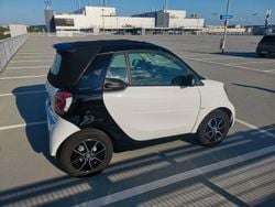 Weiß Gebraucht 2023 Smart ForTwo Electric Drive Passion Exclusive Cabrio | 14.600 € (Guter Preis)