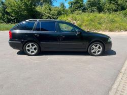 Schwarz Gebraucht 2006 Skoda Octavia Ambiente Kombi | 3.400 € (Etwas zu teuer)