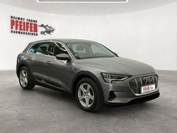 Grau Gebraucht 2021 Audi e-tron Ambiente SUV | 27.800 € (Fairer Preis)