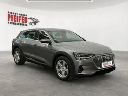 Grau Gebraucht 2021 Audi e-tron Ambiente SUV | 27.800 € (Fairer Preis)