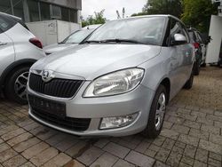 Grau metalic Gebraucht 2014 Skoda Fabia Ambition Kleinwagen | 3.700 €