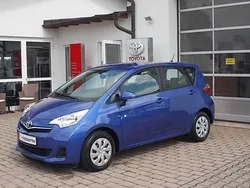 Blau metallic Gebraucht 2011 Toyota Verso-S Van / Kleinbus | 11.990 €